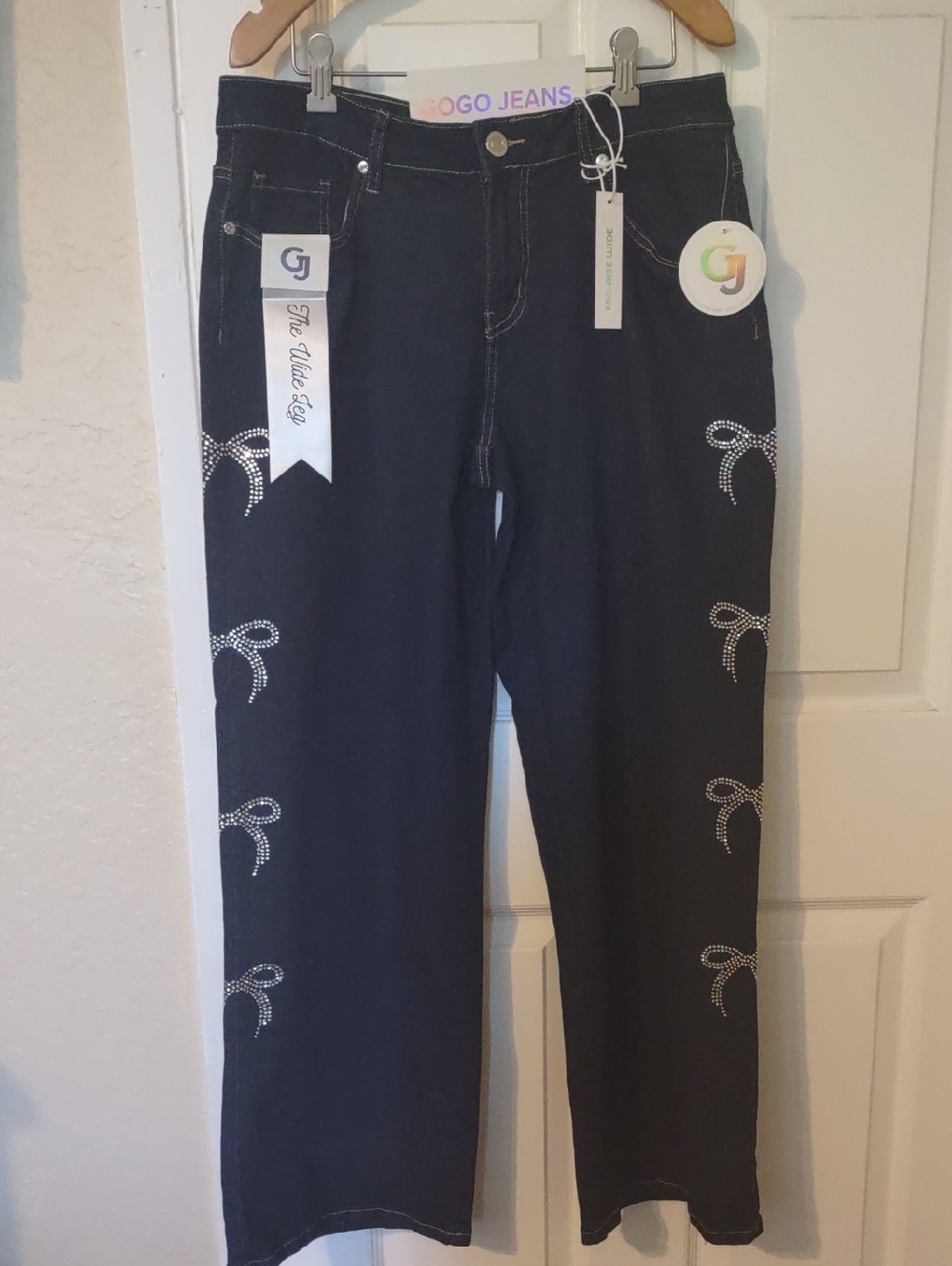 GoGo Black Wide-Leg Jeans with  Rhinestone Crystal Bow Accents Size 11 30 New